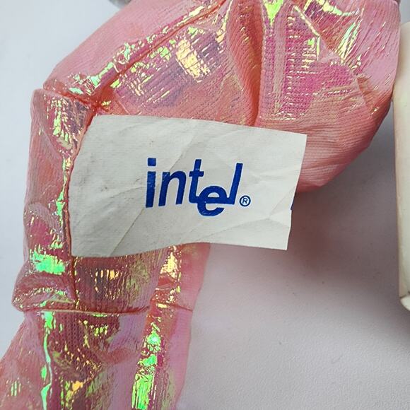 2 Intel Bunny People MMX Pentium II Iridescent Pink & Blue Bean 8" Plush 1997 - Picture 8 of 8